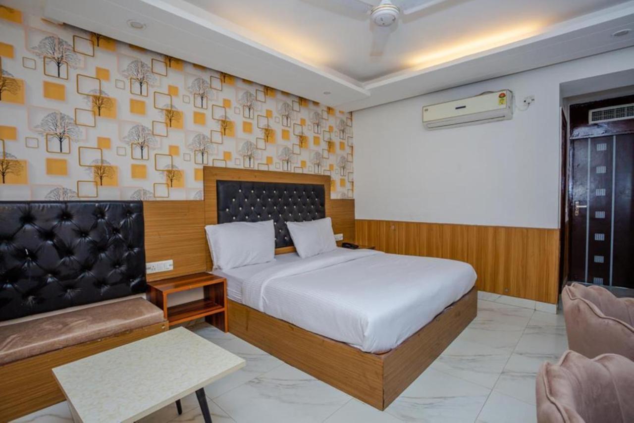 Hotel Doon Dehradun Exteriör bild