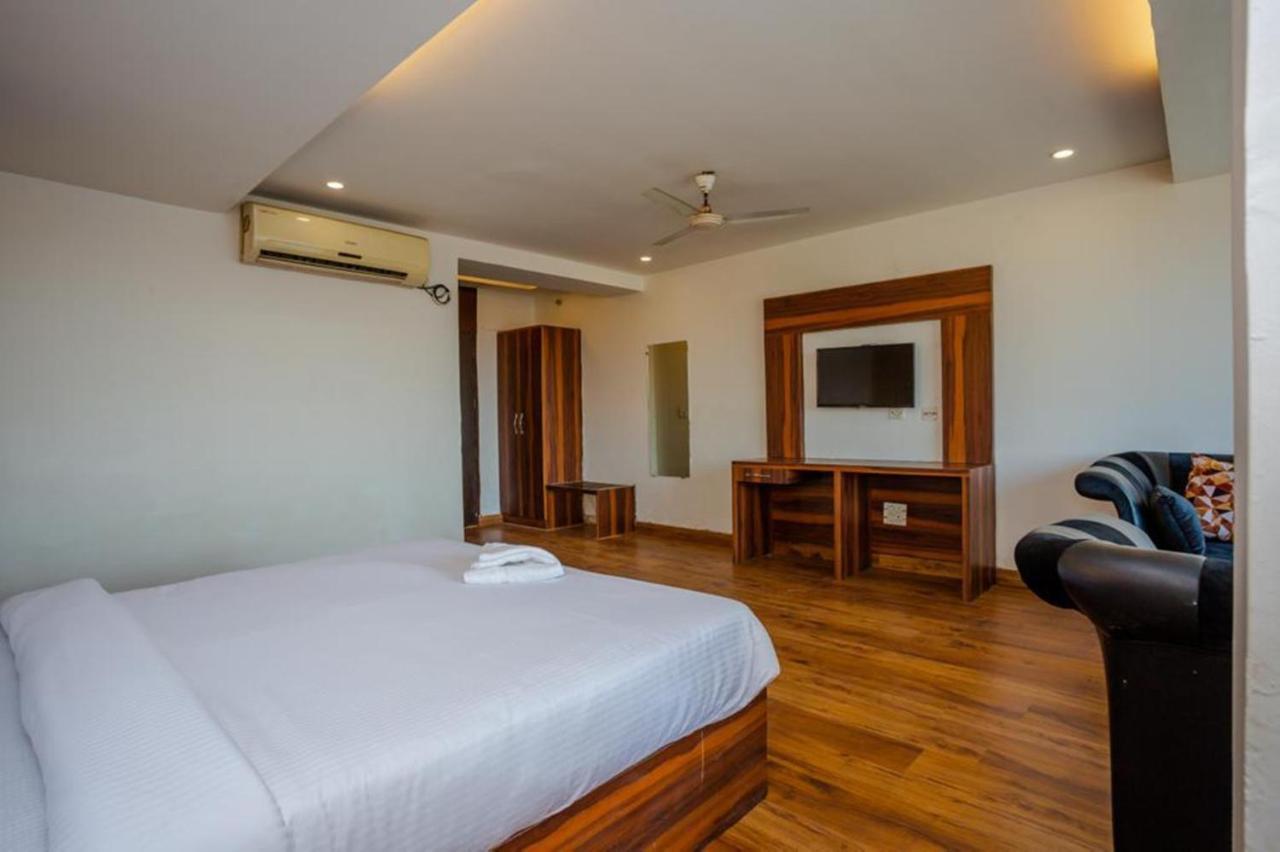 Hotel Doon Dehradun Exteriör bild