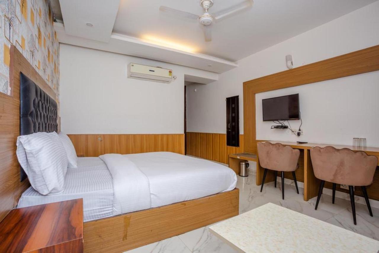 Hotel Doon Dehradun Exteriör bild