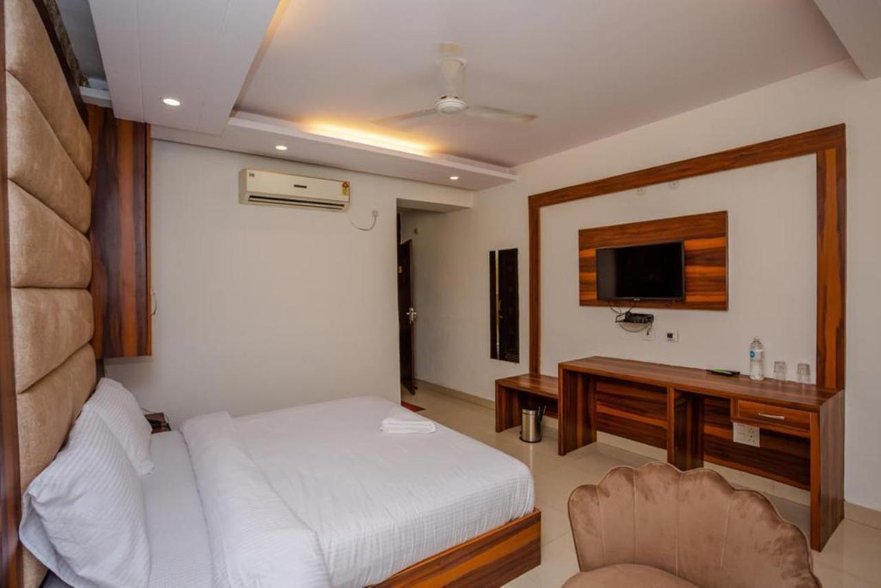 Hotel Doon Dehradun Exteriör bild